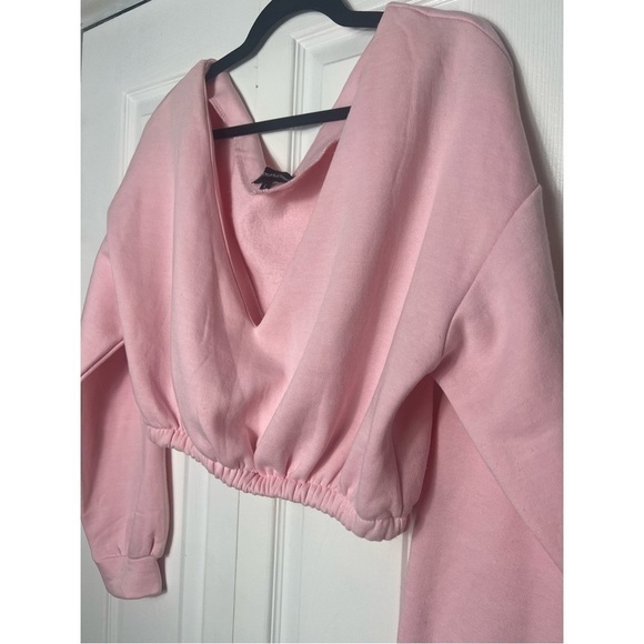 Pretty Little Thing Pastel Light Pink Off The Shoulder Crop Sweatshirt Sz Large - Picture 9 of 11